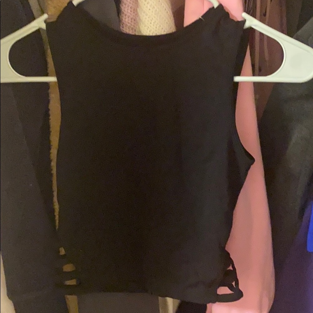 black cropped tank top